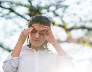 Headache caused by disease and allergy to tree pollen